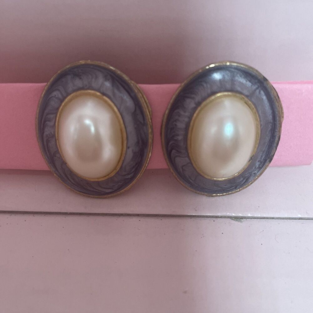 Vintage Gold Tone Faux Pearl Clip-On Earrings Faux Pearl Jewelry 80s 90s No Sign